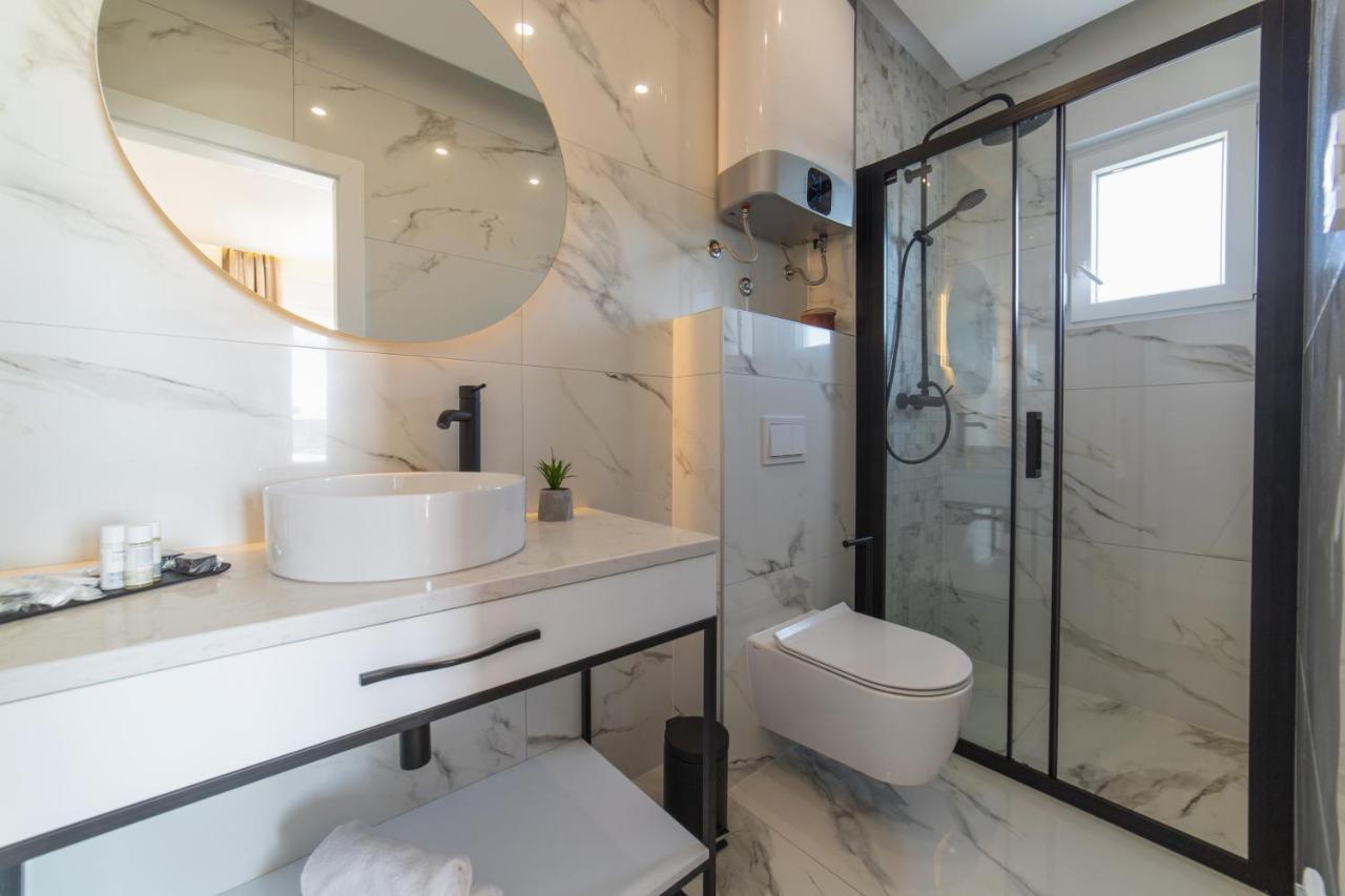 Apartman Blue Wave โตรกีร์ ภายนอก รูปภาพ