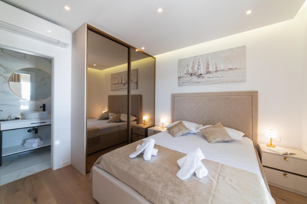Apartman Blue Wave โตรกีร์ ภายนอก รูปภาพ
