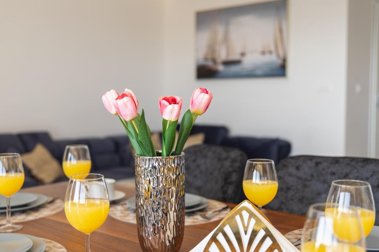 Apartman Blue Wave โตรกีร์ ภายนอก รูปภาพ