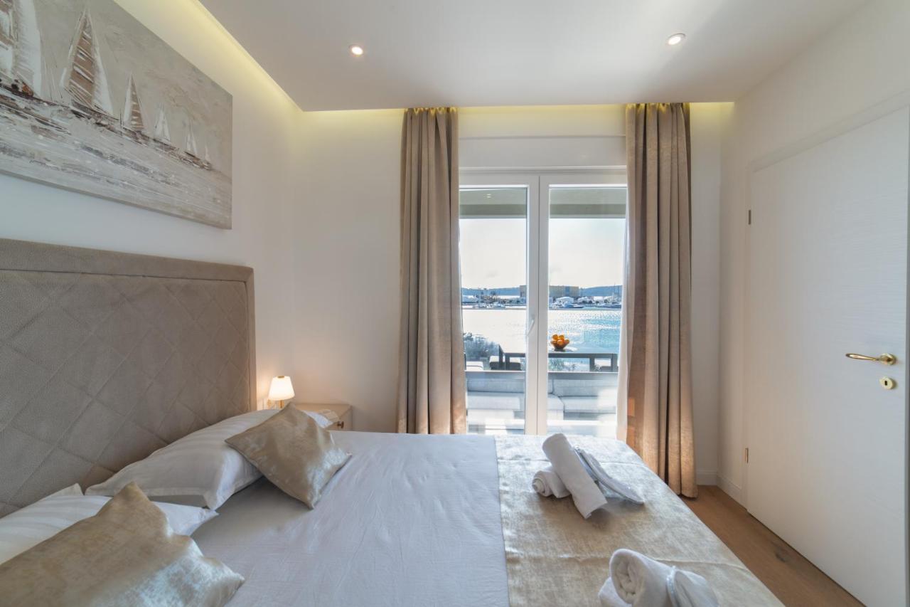 Apartman Blue Wave โตรกีร์ ภายนอก รูปภาพ