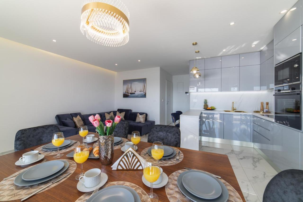 Apartman Blue Wave โตรกีร์ ภายนอก รูปภาพ