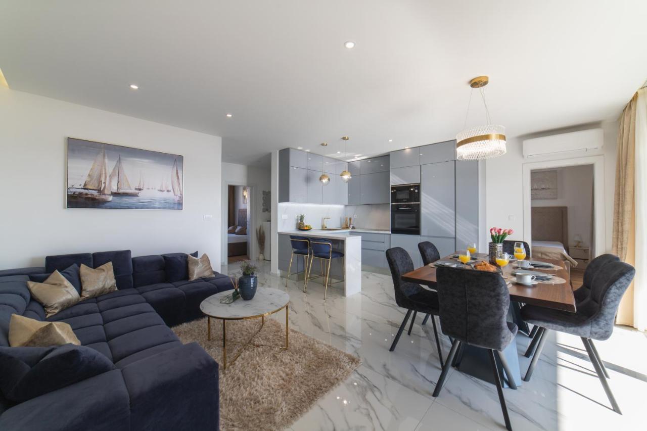 Apartman Blue Wave โตรกีร์ ภายนอก รูปภาพ